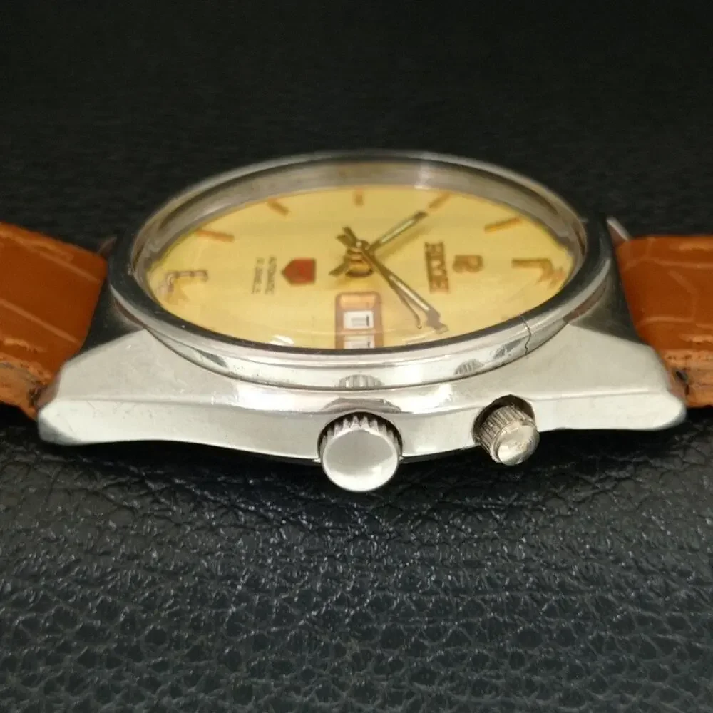 Vintage 1982 Ricoh Automatic Mens Silver Watch W/daydate & Red accents